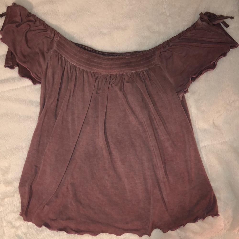 Off the shoulder American Eagle top